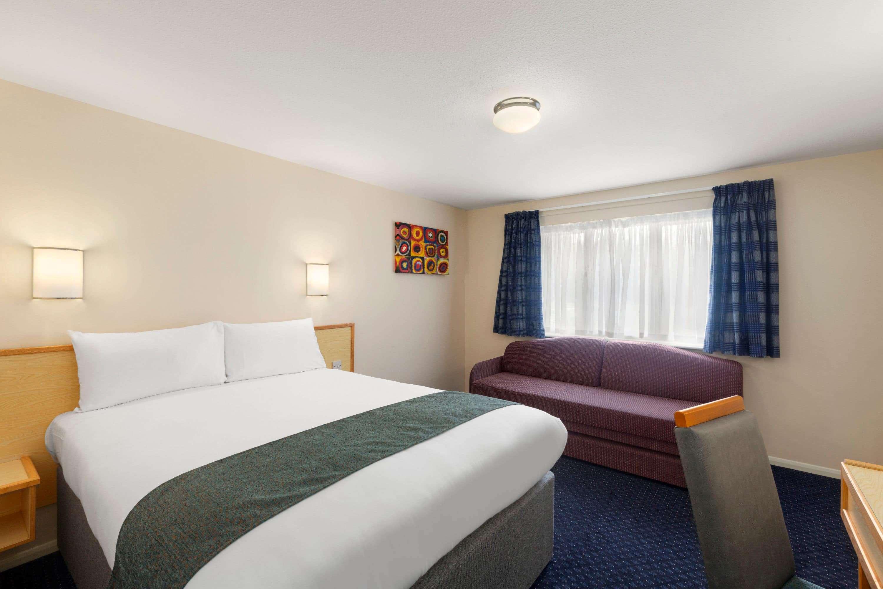 Days Inn Sutton Scotney South Экстерьер фото