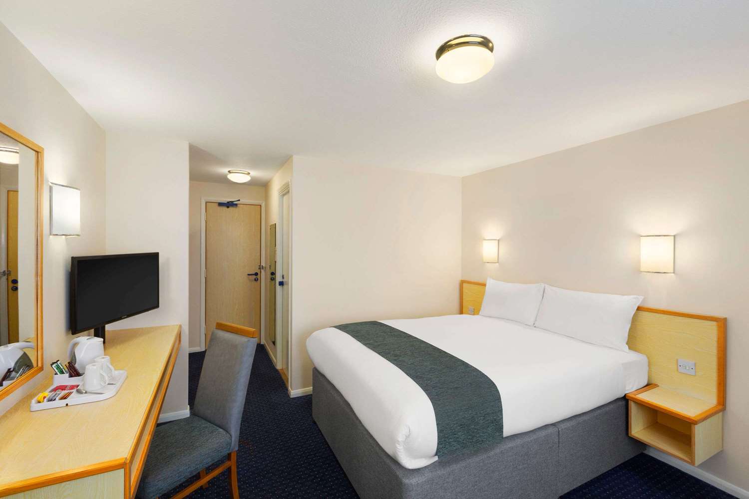 Days Inn Sutton Scotney South Экстерьер фото